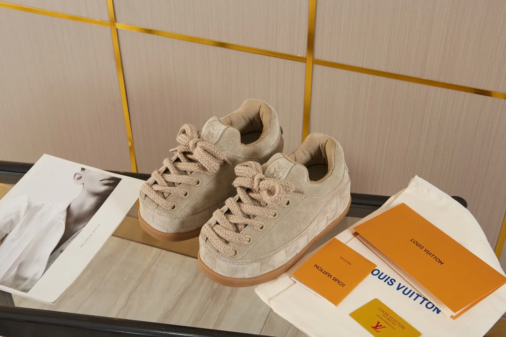 💰💰💰 660 hot style 🆕🆕🆕𝙇𝙑🔥New models are on the shelves🔥 Louis Vuitton 25ss, LV co-branded nigo YETI Fat Ding is ugly and cute, many Internet celebrities have put it on the show, a classic and versatile item. Fabric: imported high mercerized cowhide suede. Lining: High-grade elastic mesh, original molded outsole. Size: women's clothing, 35-41 (customized for women's 40 and 41), men's clothing 39-46 (customized for 45-46)